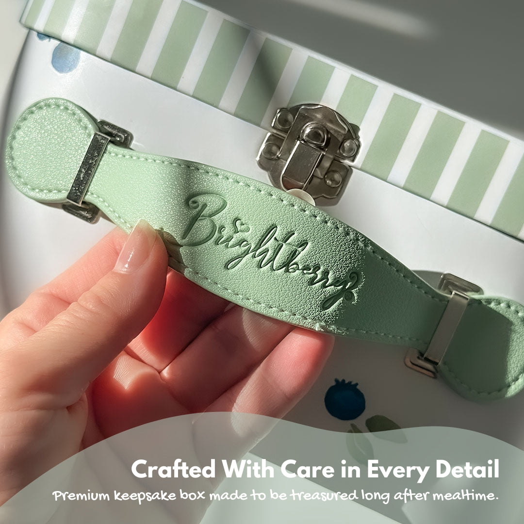 Baby Gift Set Handle detail with embosed Brightberry logo